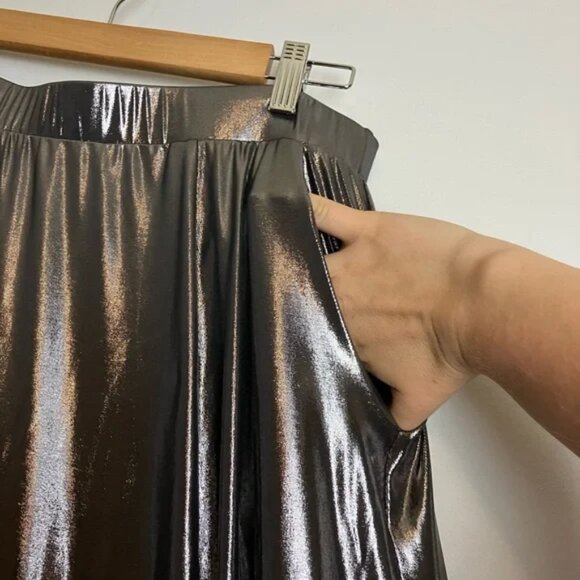 Torrid Silver Gray Liquid Flowing Metallic Flare Skirt - Picture 4 of 6